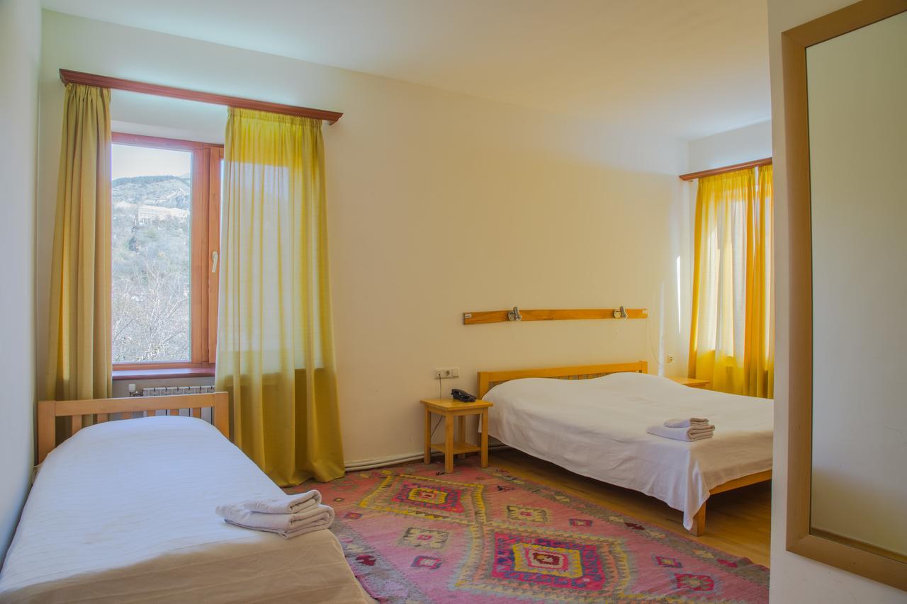Hotel Mirhav ゴリス エクステリア 写真